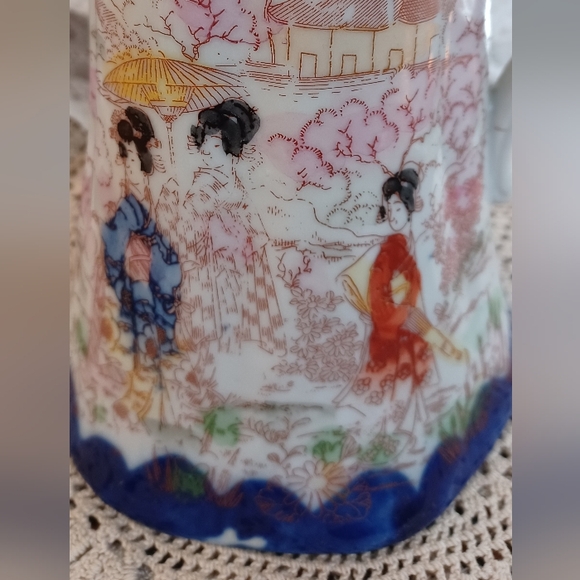 VINTAGE HAND-PAINTED PORCELAIN JAPANESE GEISHA GIRLS BLUE TEAPOT/PITCHER NO LID - Picture 7 of 14